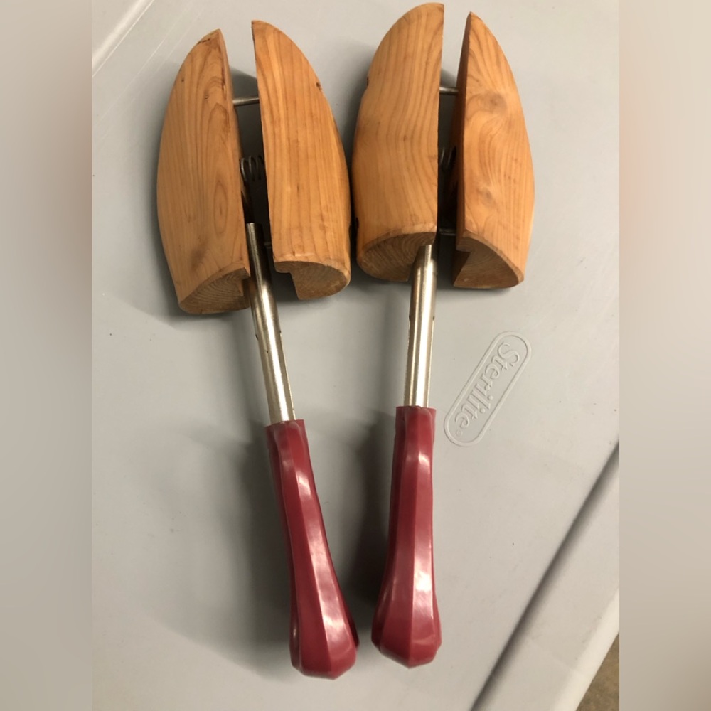 FLORSHEIM CEDAR WOOD SHOE HORNS- Men
